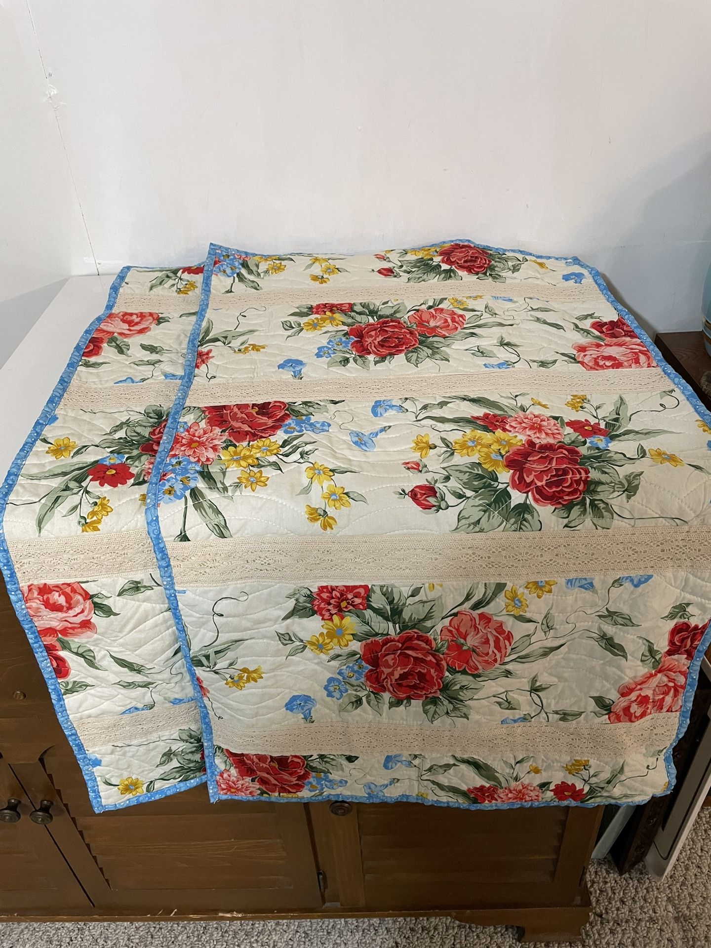 Pioneer Woman Pillow Shams Four Total