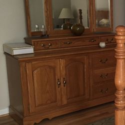 Solid Oak Tri Mirror Dresser With 6 Drawers