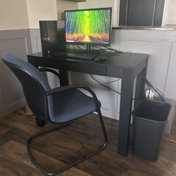 Complete Desk Set Up 