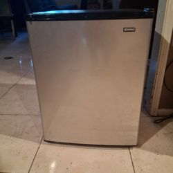 Mini Fridge 