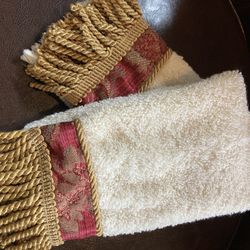 Old World style hand towels (2)