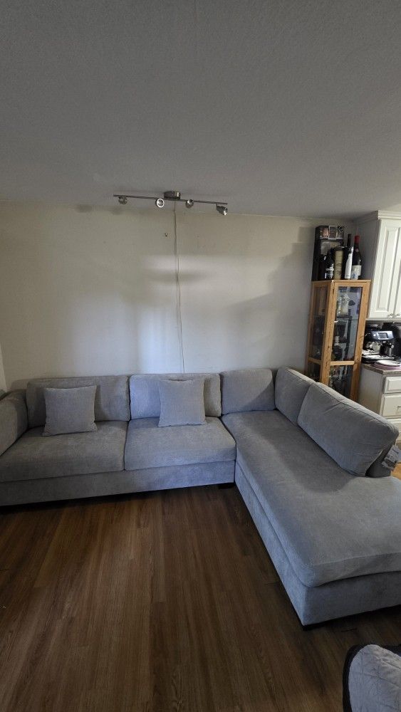 Thomasville sofa 6 seater with ottoman and storage