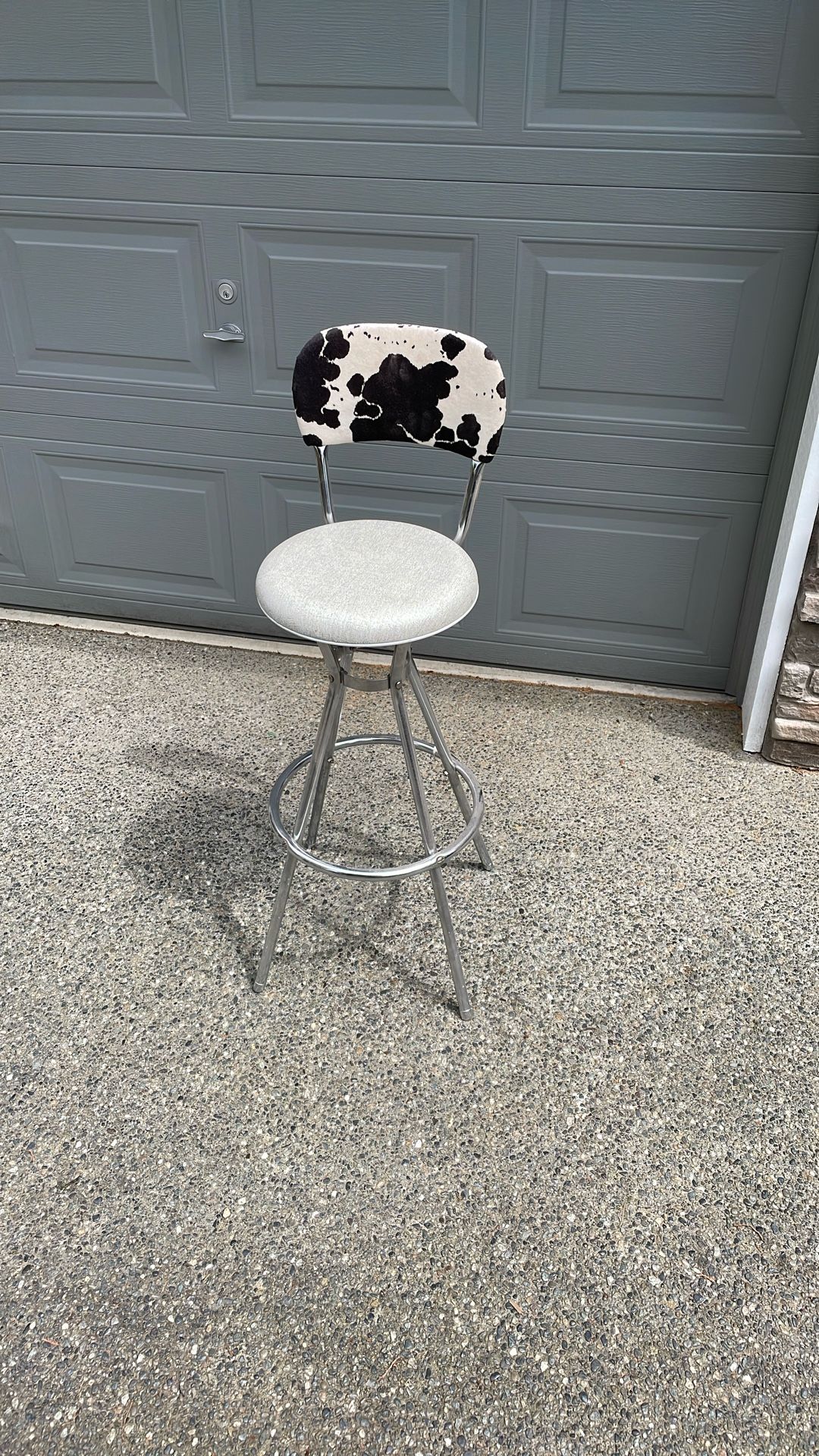Unique Swivel Bar Stool