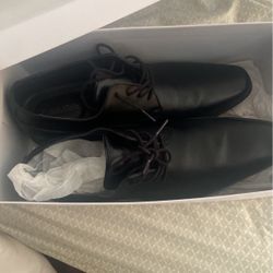 10.5 Dressing Shoes . Only Worn Twice In Box Still