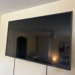 LG 4K Smart TV 65” 