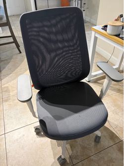 🪑 POPPIN MAX TASK COMPUTER CHAIR— High Back