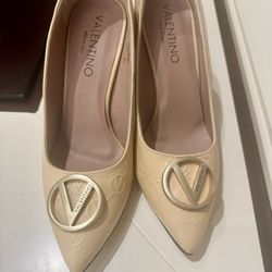 Brand New Valentino Heels 