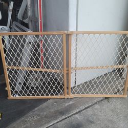 DOG FENCE GATE 26" BY 42"