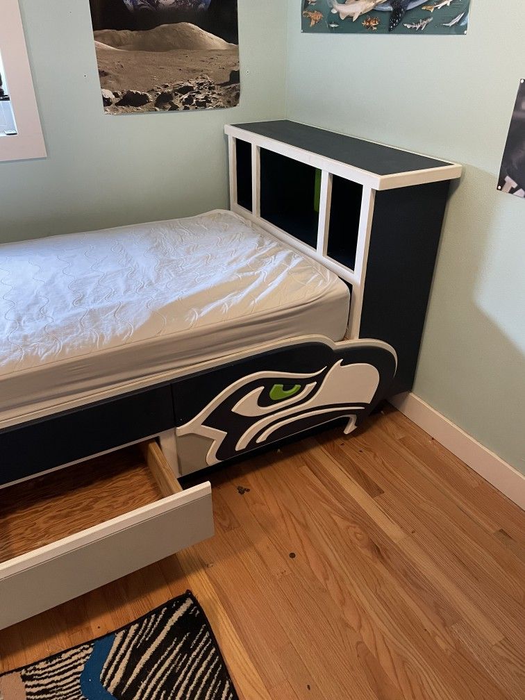Seahawk Bed