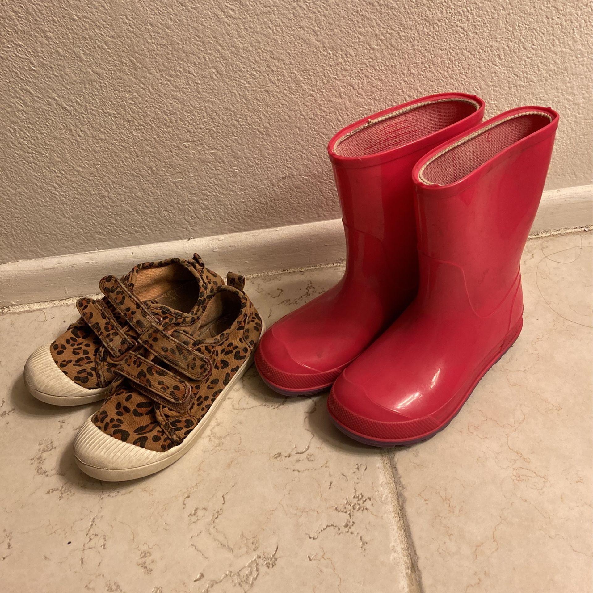 Girls Shoes & Rain Boots Size 9/10