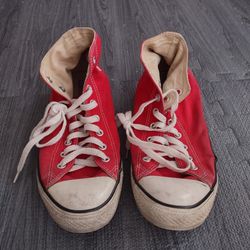 Converse Shoes Size 9
