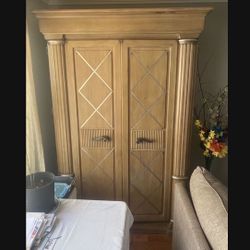 Free armoire 