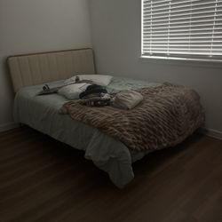 Queen Bed And Frame 