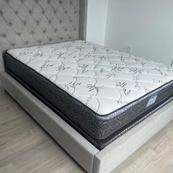NEW MATTRESS QUEEN SIZE PLUSH WITH BOX SPRING 