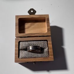 Brand New Men's Tungsten Carbide Wedding Ring 9.5 mm