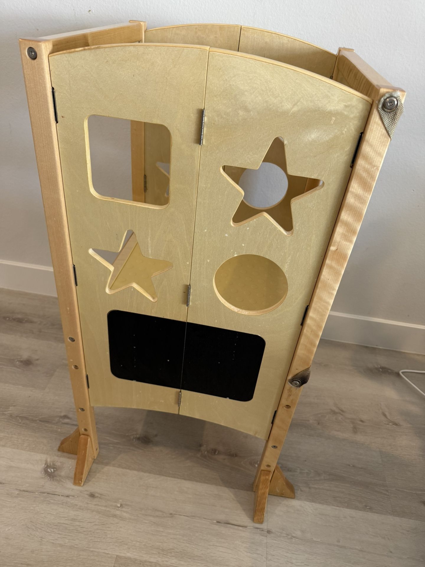 Guidecraft Classic Kitchen Helper® Toddler Tower and Keepers