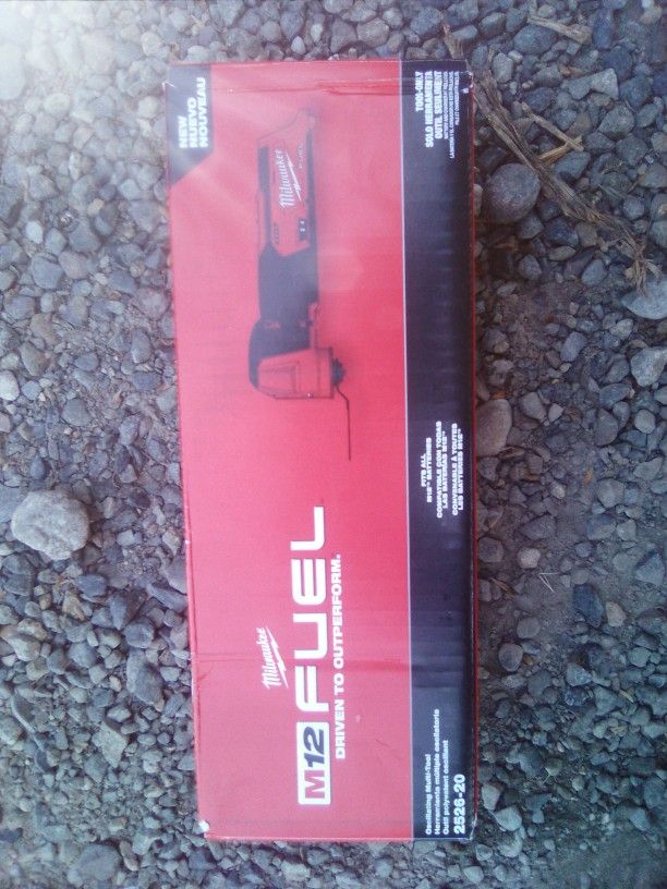 Milwaukee M12 Fuel Multi Tool