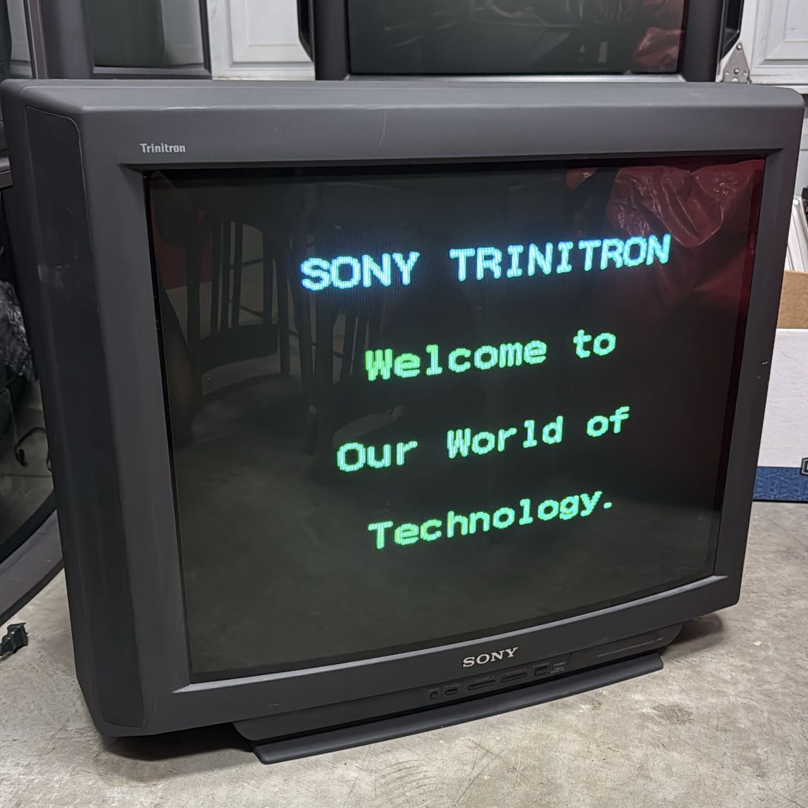 Sony Trinitron KV-27V55 CRT TV 27”