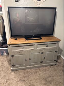 Armoire/dresser
