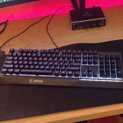 MSI Vigor GK30 GAMING Keyboard, Mechanical-like Plunger, RGB Backlit 104 Keys