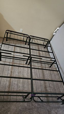 Purple queen size bed frame - 40$