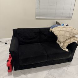Couch Black 
