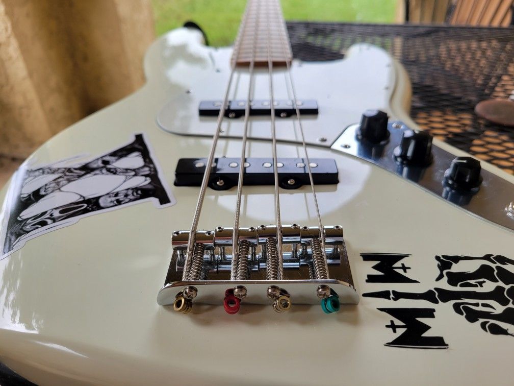 Squire Jazz Bass