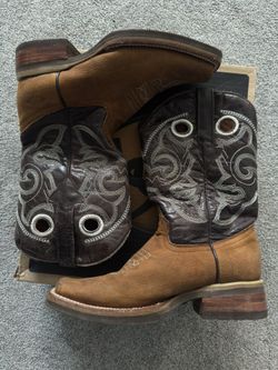 Ariat