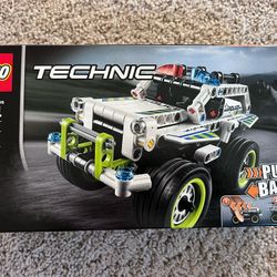 LEGO 42047 Technic New Sealed Police Interceptor - Retired Set