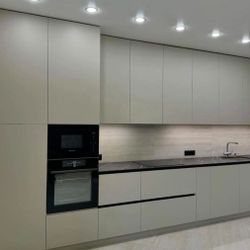 Custom Kitchen Cabinets 