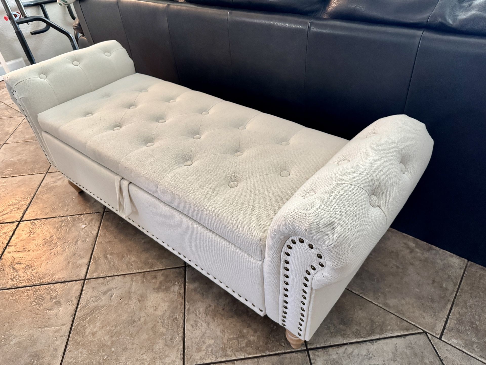 End Of Bed Tufted Bench