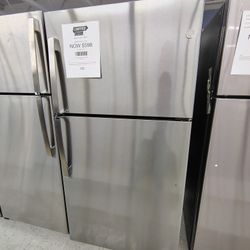 $598 GE 17.5 Cu Ft Top Freezer Refrigerator 