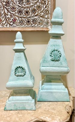 Decorative Metal Finial Set