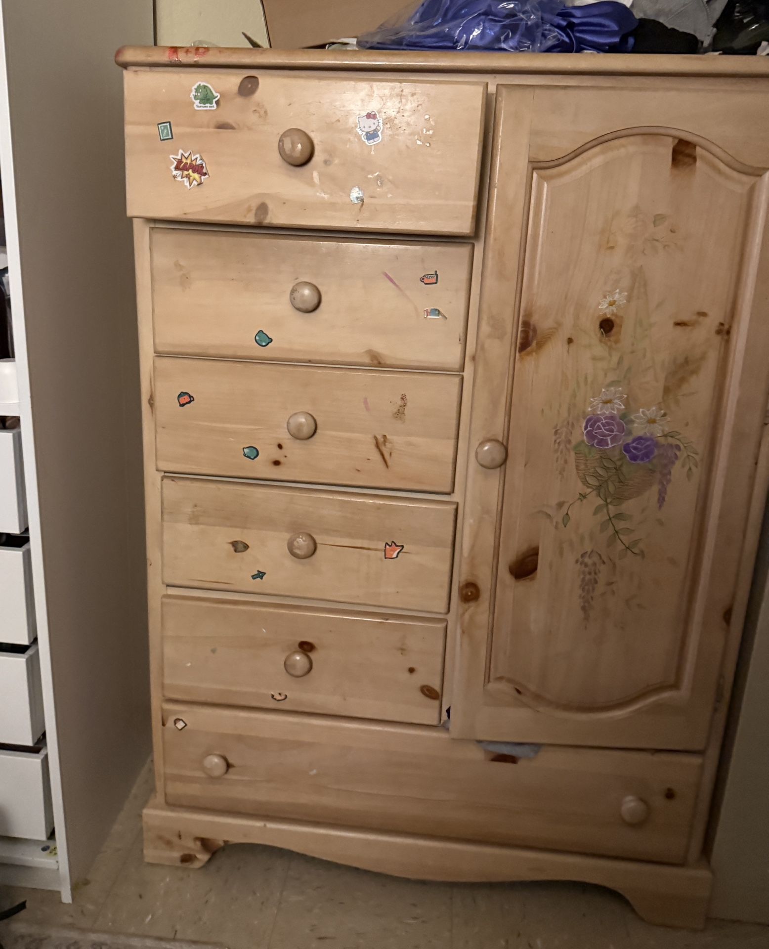 Wooden Drawers Dresser