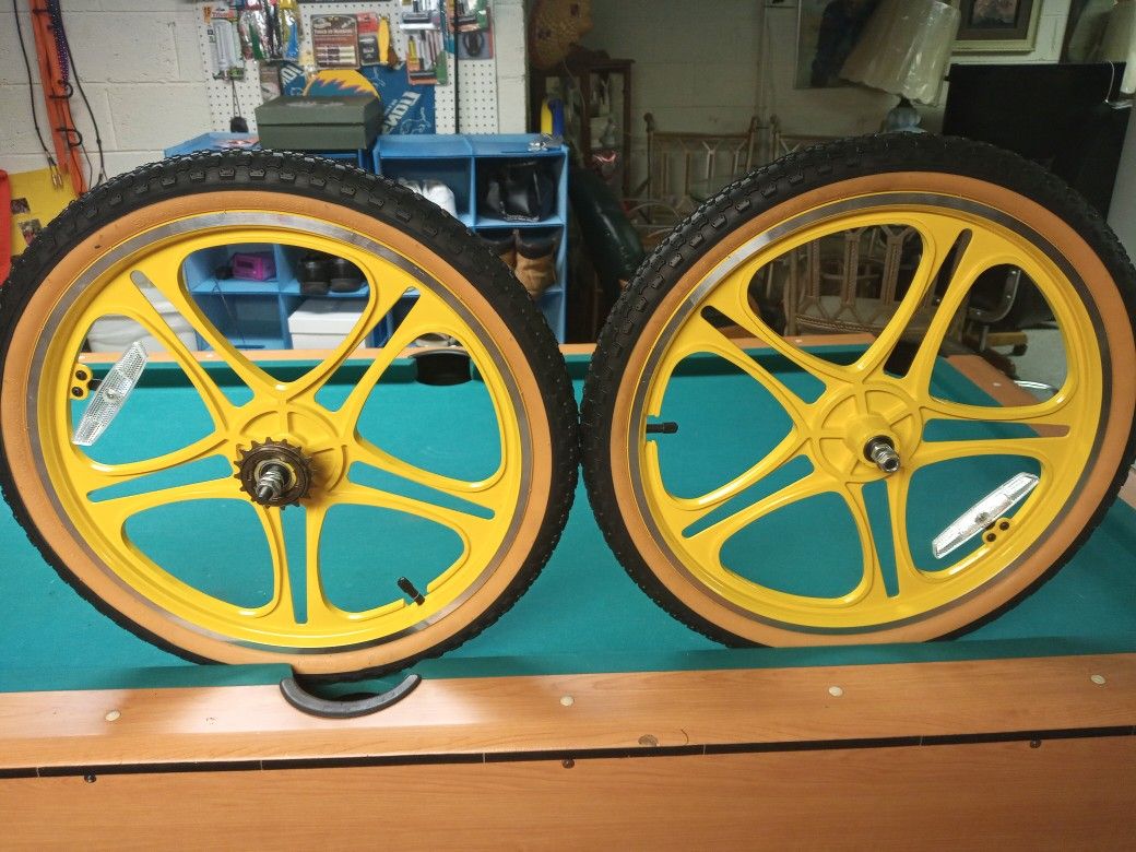 NEW BMX 20"× 2".125 FREE WHEEL ALLOW MAG RIMS , TIRES,TUBES