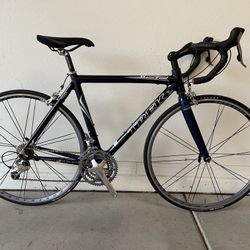 2007 TREK MADONE SL 5.2 ROAD BIKE NAVY for Sale in Phoenix AZ OfferUp