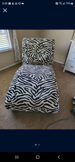 Chaise Lounger