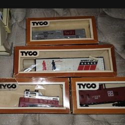 Vintage Tyco Electric Model Train Cars 