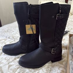 Girls Boots  Size 4Youth