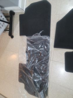 Chevrolet TRAVERSE OEM Floor Mats.