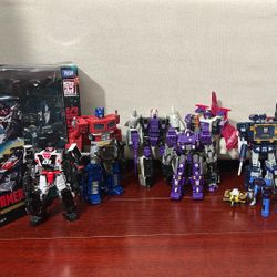 Transformers MASSIVE lot - from figures from toylines - Siege - Earthrise - Legacy - Studio Series - Kingdom - Age of the Primes - Headmasters - ETC