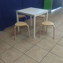 Table and 4 stools