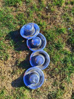 14" Chevy GMC Rally Center caps (4)