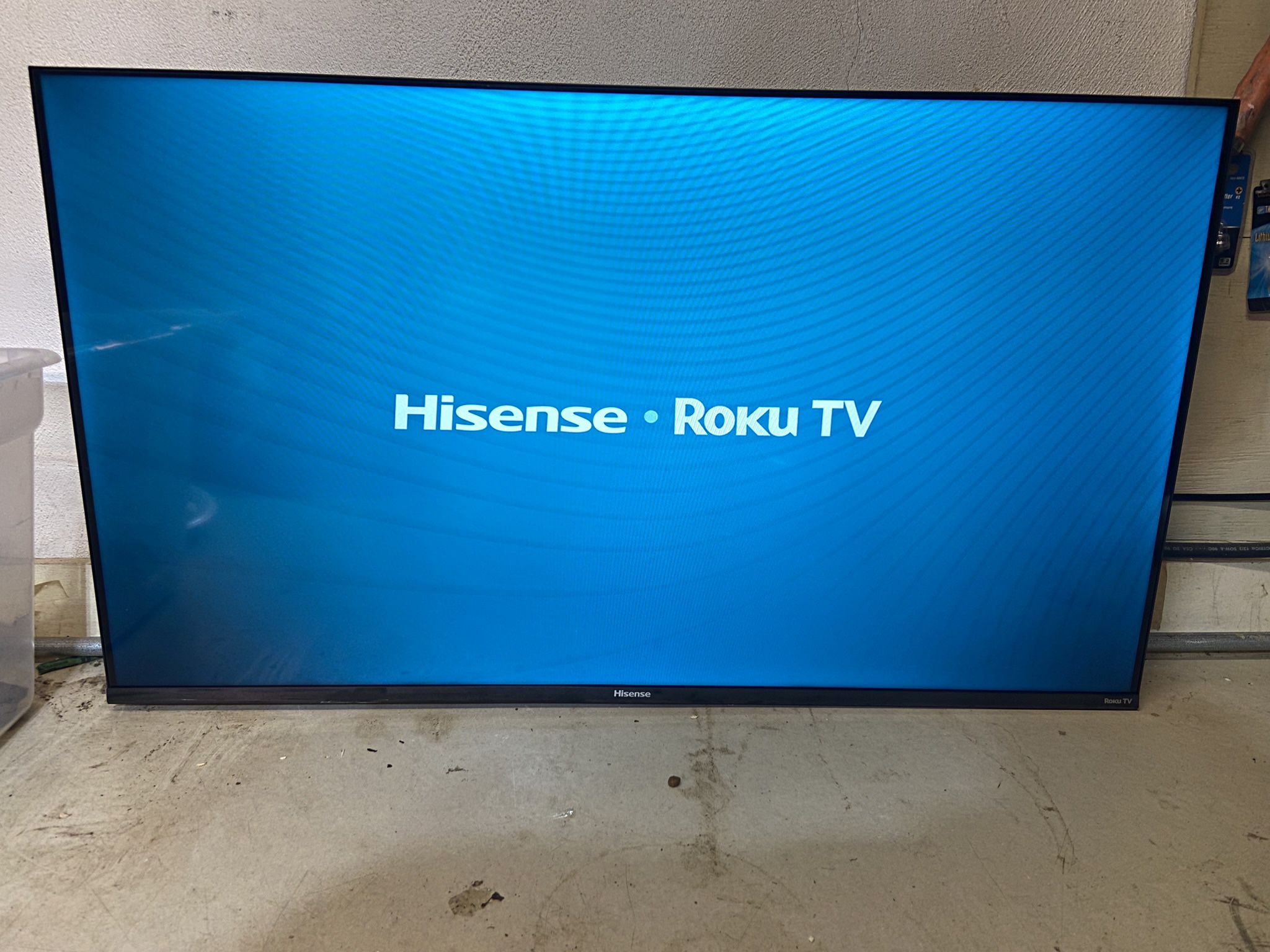 Hisense Roku TV 39”