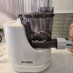 Brand NEW Electric Pasta & Noodle Maker