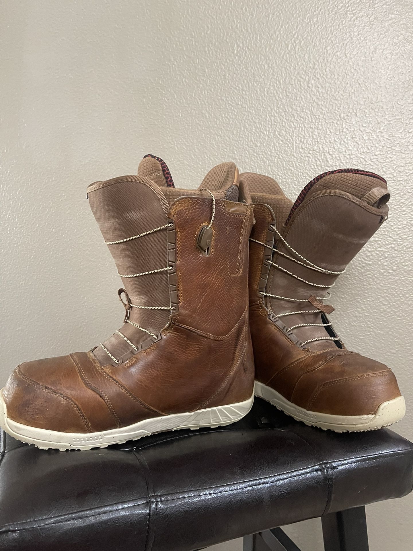 BURTON LEATHER ION SNOWBOARD BOOTS SIZE 11 for Sale in Las Vegas