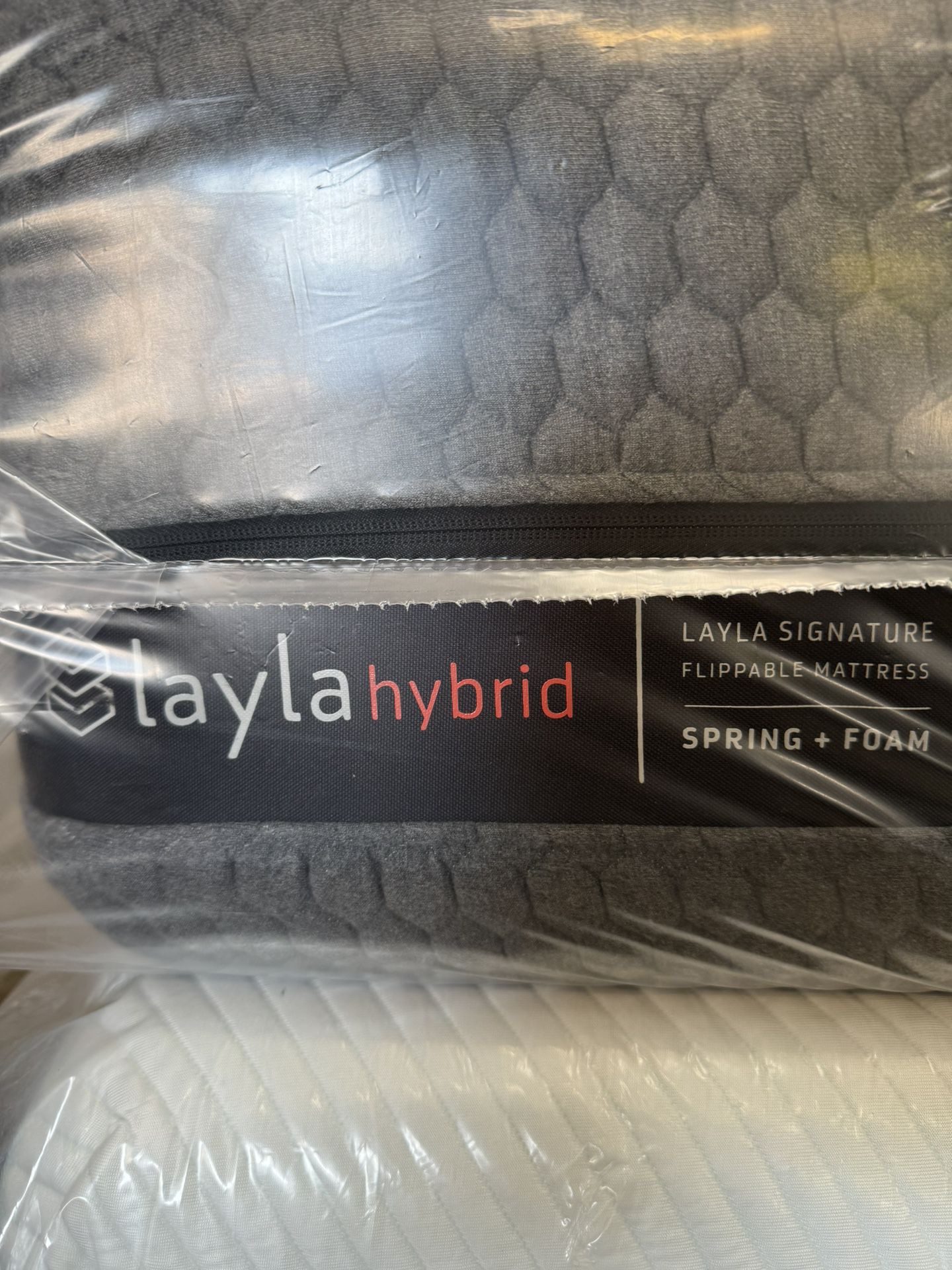 Queen Layla Hybrid Mattress 