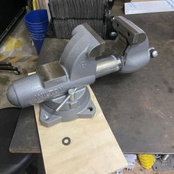 Wilton Bench Vise