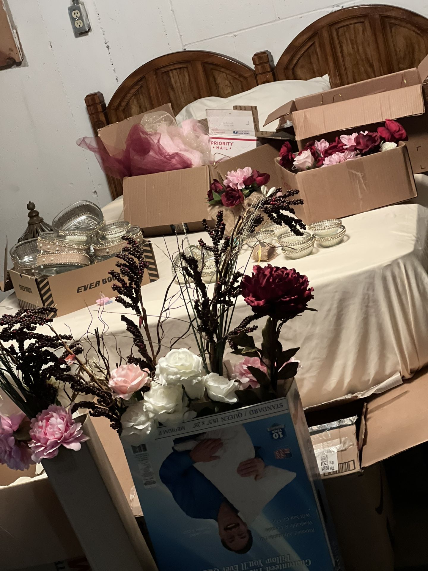 Maroon/pink Wedding Decor