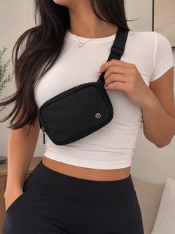 Lululemon Everywhere Belt Bag